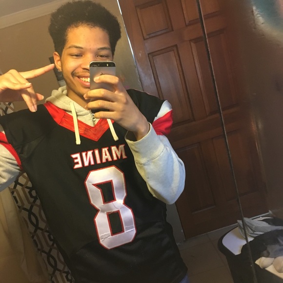 Meet your Posher, Khalil - Picture 2 of 8